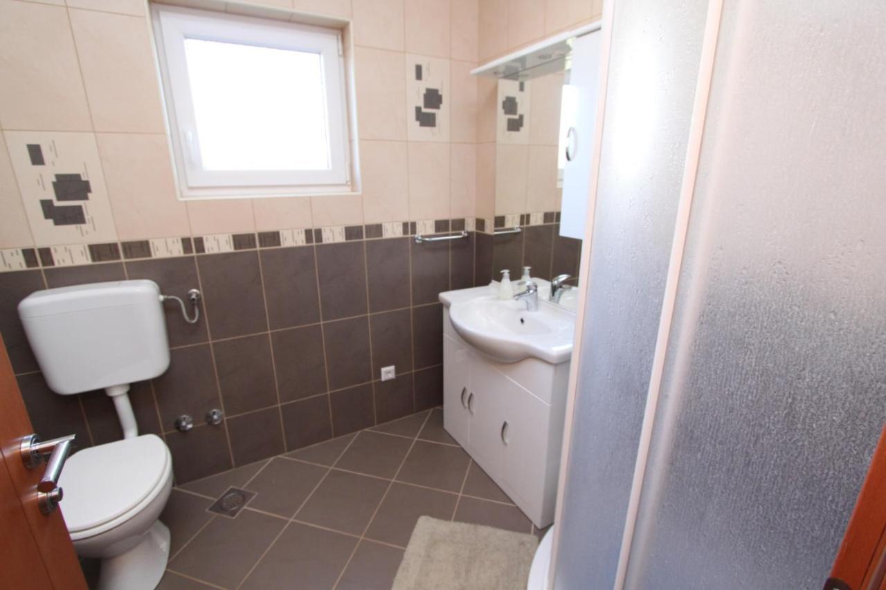 Apartments Lunjski Лун Екстер'єр фото