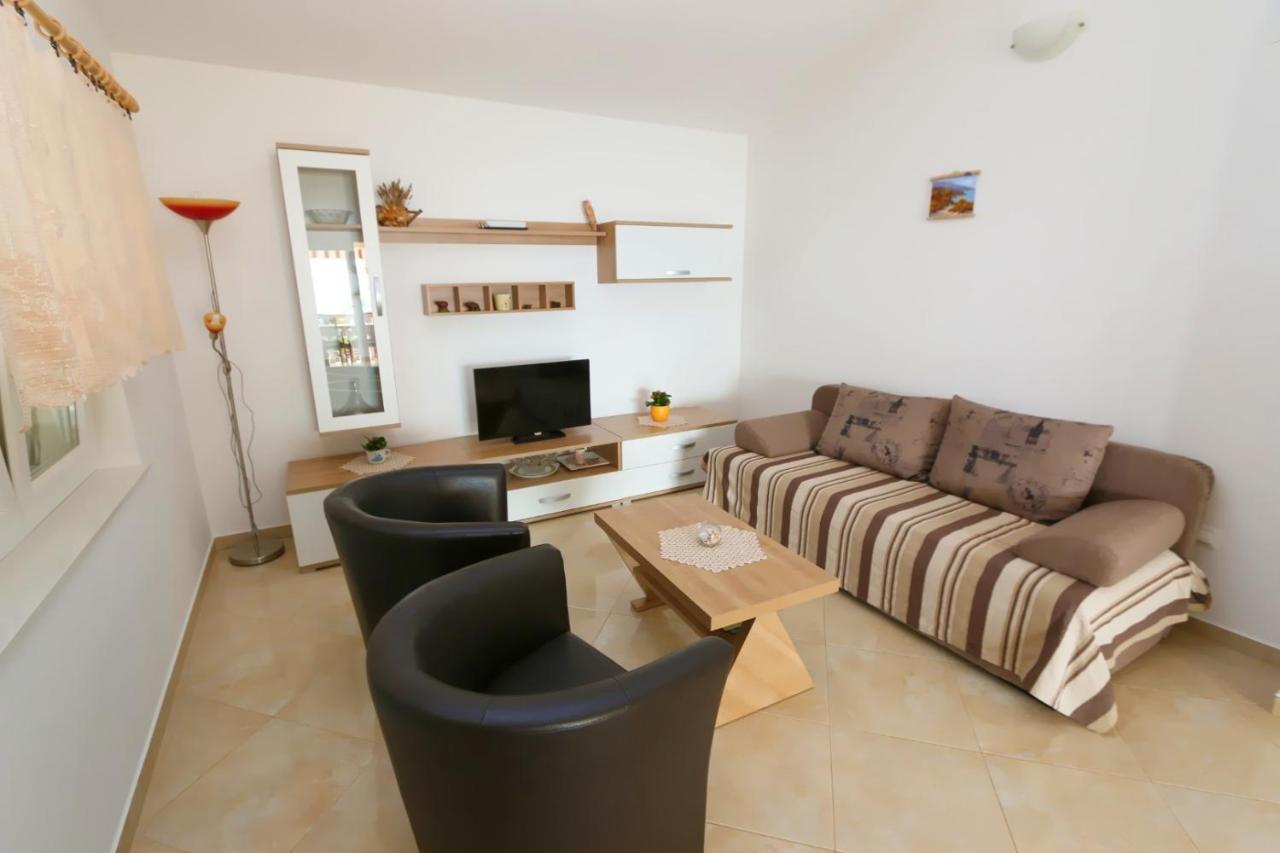 Apartments Lunjski Лун Екстер'єр фото